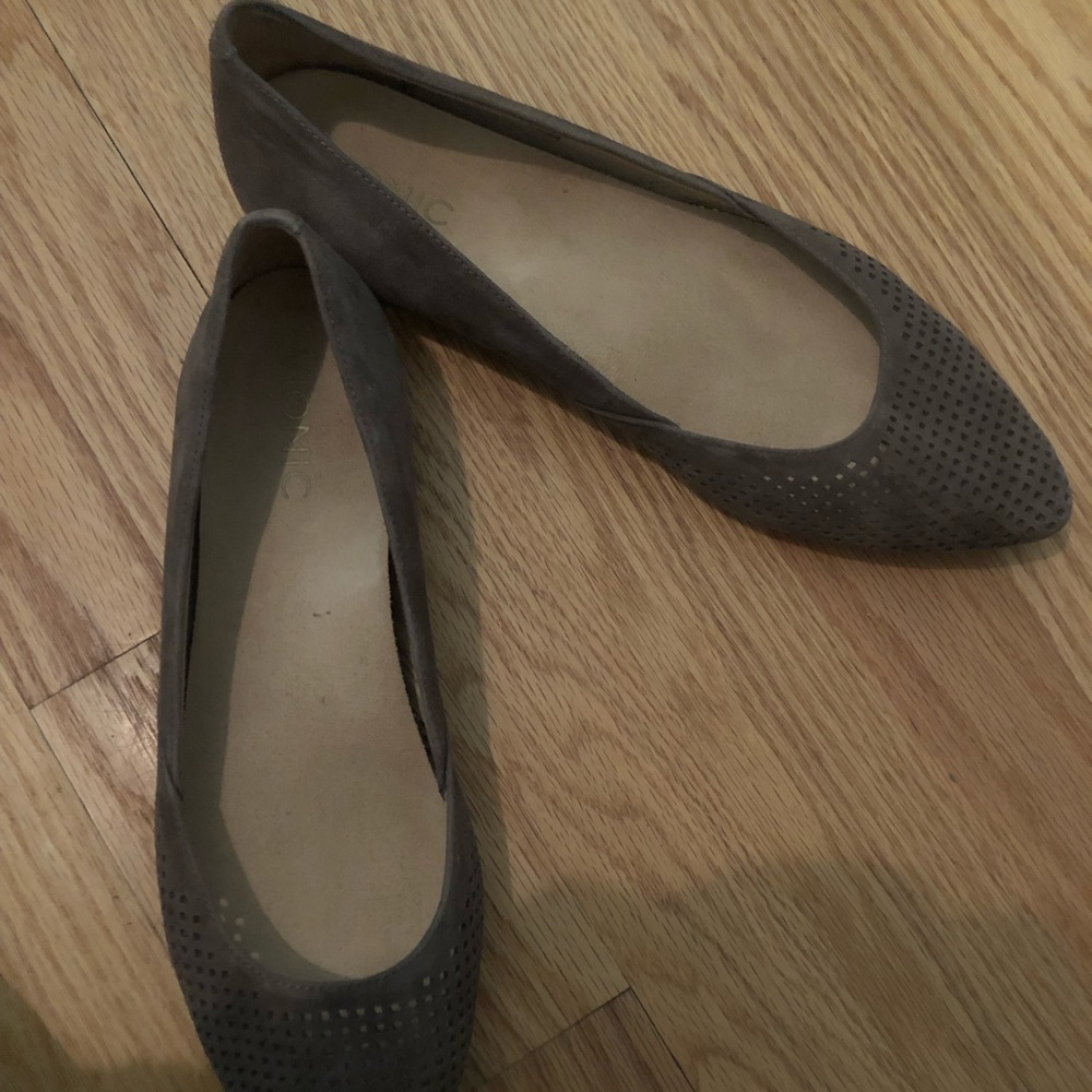 Vionic flats